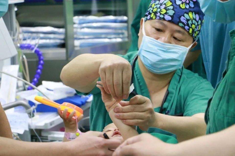 普宁县妇婴监护型护送