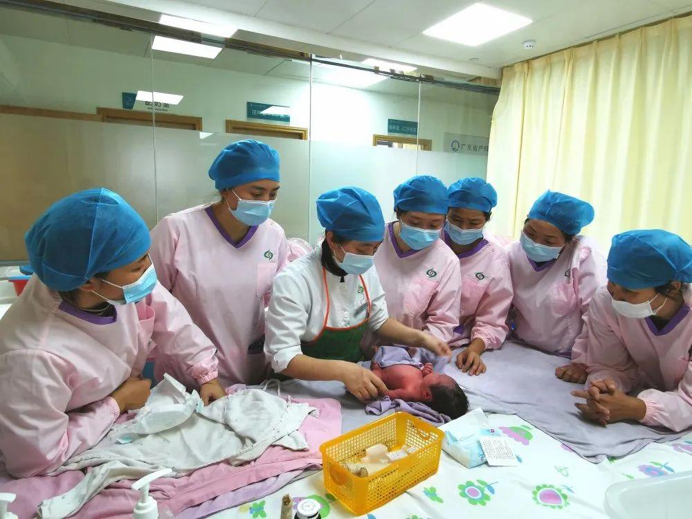 普宁县妇婴监护型护送